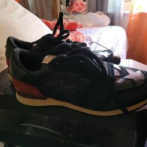 Valentino Garavani black  Camustar Rockrunner size 10/43